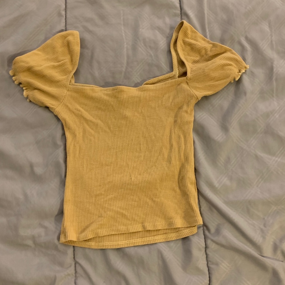 Yellow blouse. - Picture 2 of 2